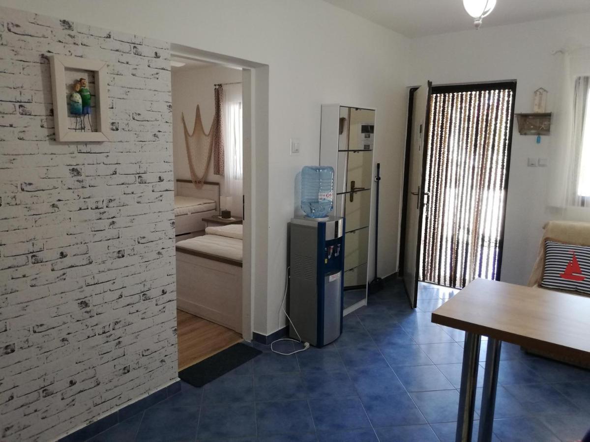 Apartment House Vir-To-All Eksteriør bilde
