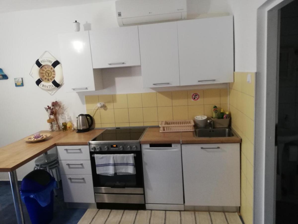 Apartment House Vir-To-All Eksteriør bilde